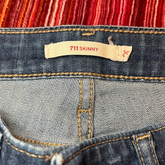 LEVIS 711 Skinny Jeans ✨ - Picture 3 of 6